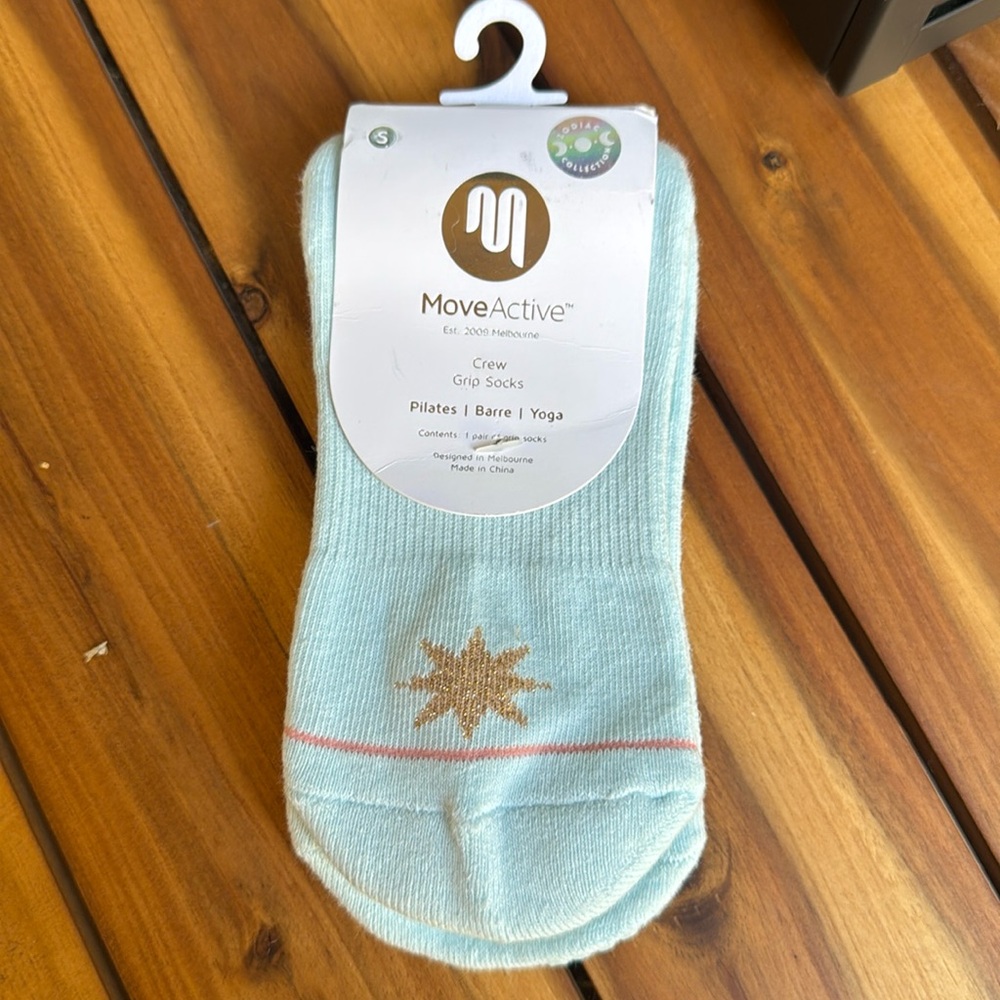 Move Active Grip Crew Socks